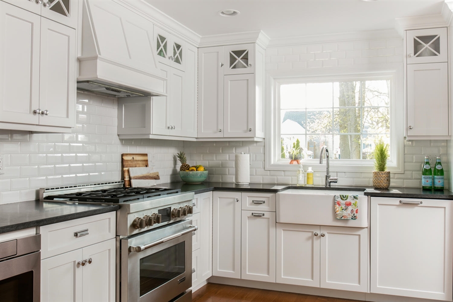 Beachy White Kitchen