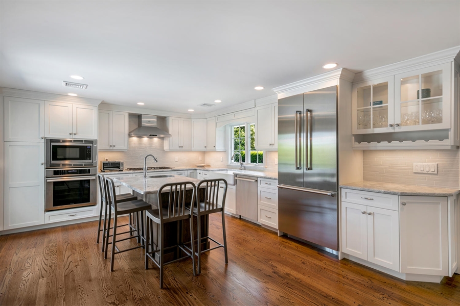 L Shaped Kitchen with Island