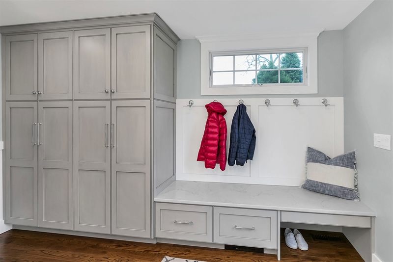 custom mudroom cabinets