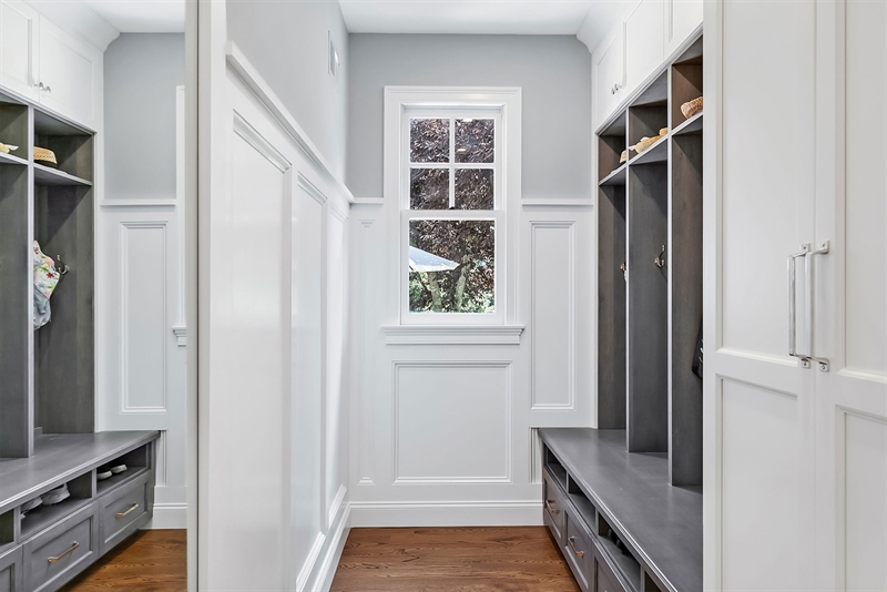 custom mudroom cabinets