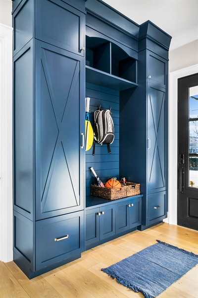 custom mudroom cabinets