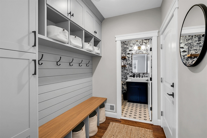 custom mudroom cabinets